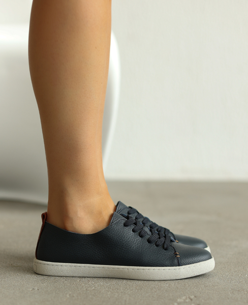 Bellora Women's Navy Blue Leather Low-Top Shoes