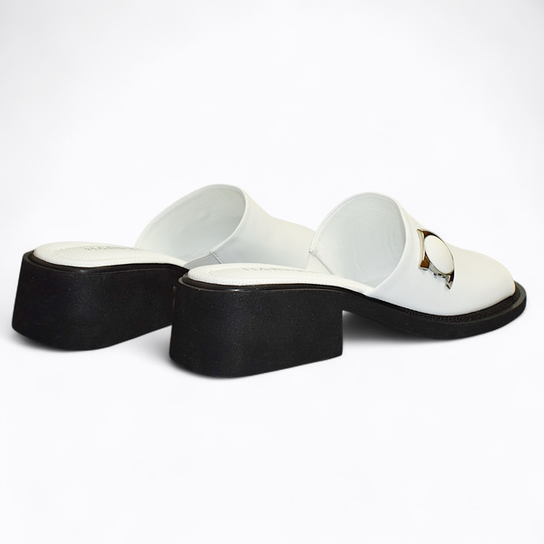 WHITE WOMEN'S FLIP-FLOPS BY DONALDI