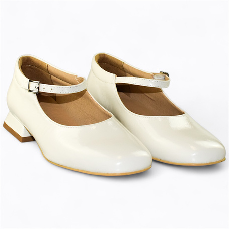 Rohilia Beige Leather Women's Low-Cut Shoes