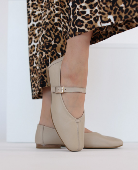 Olivina Beige Leather Women's Low-Cut Shoes