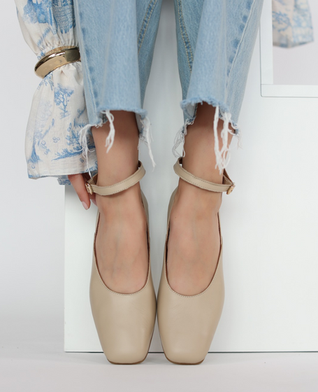 Eralina Beige Leather Women's Ballet Flats