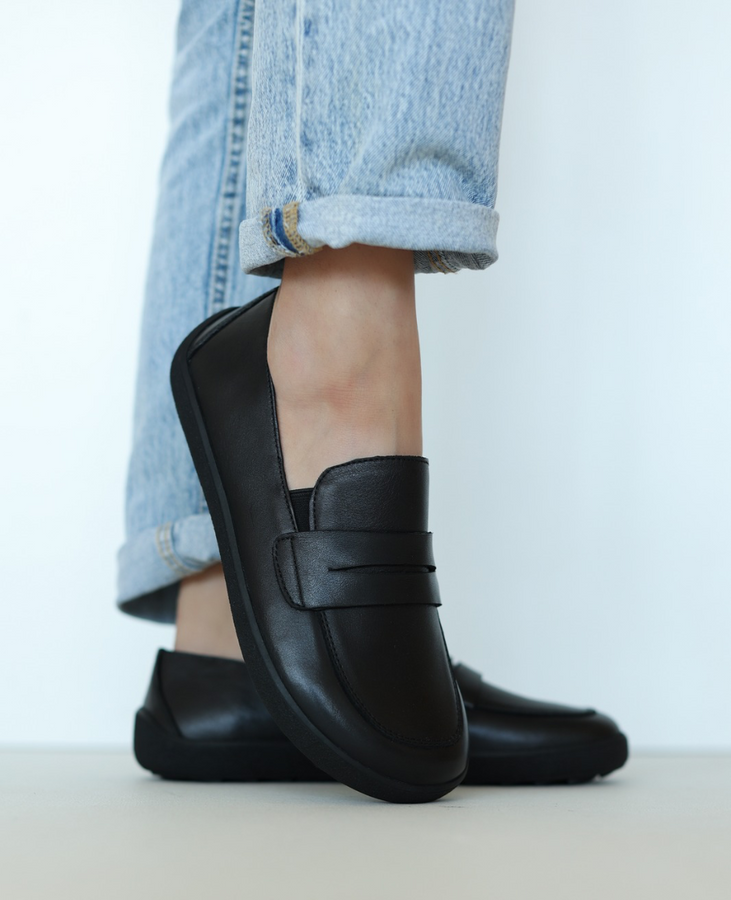 Skórzane czarne półbuty damskie barefoot Fenaria