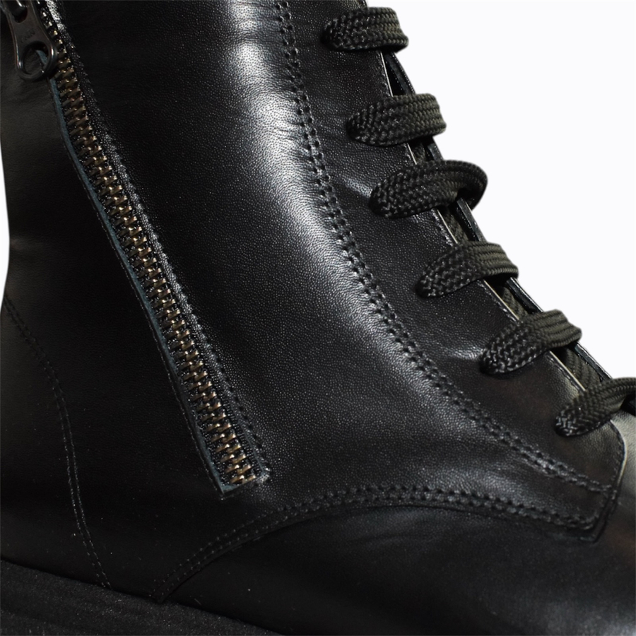 Skórzane czarne botki damskie Reviona