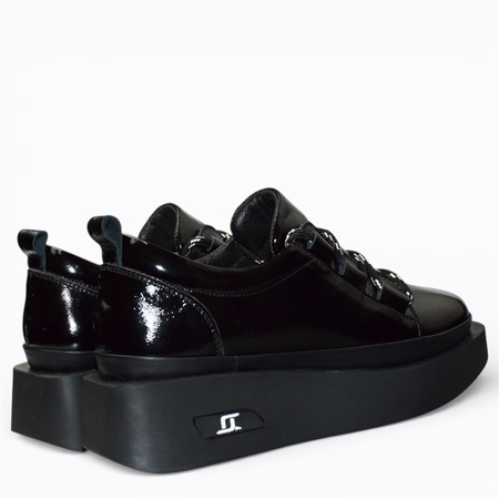 Skórzane czarne półbuty damskie Lesmari