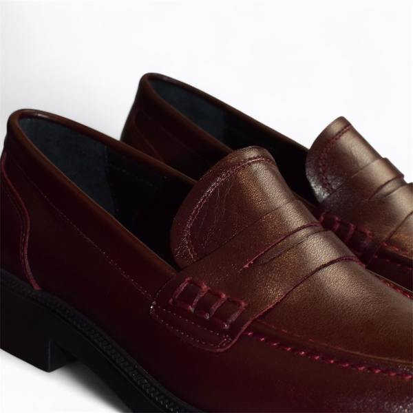 Gabelia Women's Burgundy Leather Low-Cut Shoes