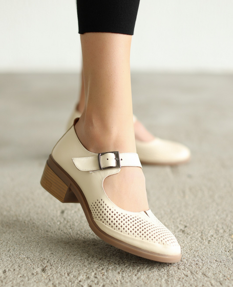 Origena Beige Leather Women's Pumps
