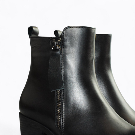 SKÓRZANE CZARNE BOTKI DAMSKIE DORALIN
