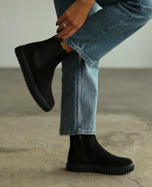 Telzara Women's Black Leather Ankle Boots
