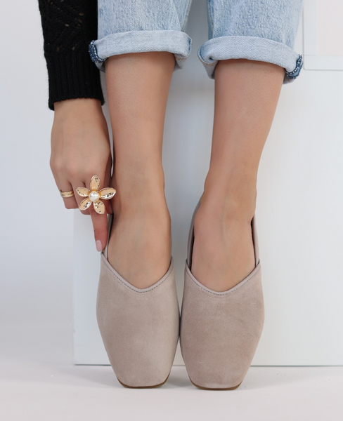 Ovelkia Women's Gray Leather Ballerina Flats