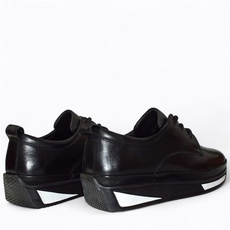 Skórzane czarne półbuty damskie Grisane