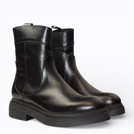 Vilanna Women's Black Leather Boots