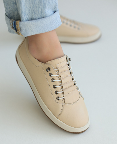 Arestia Beige Leather Women's Low-Top Shoes