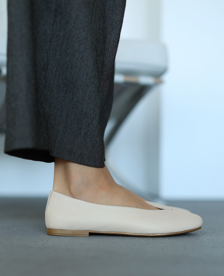 Selorna Beige Leather Women's Ballerina Flats