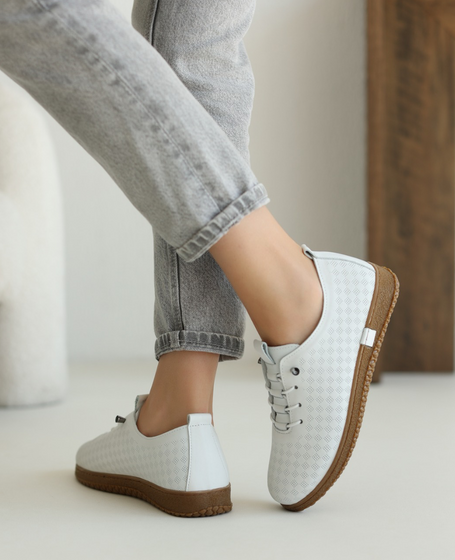 Glimora Women's White Leather Low-Top Shoes
