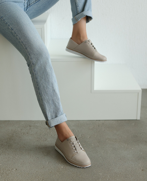 Tallora Women's Gray Leather Low-Cut Shoes