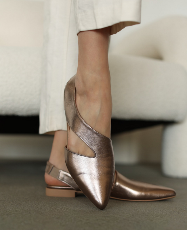 Abriela Women's Leather and Copper Low-Cut Shoes
