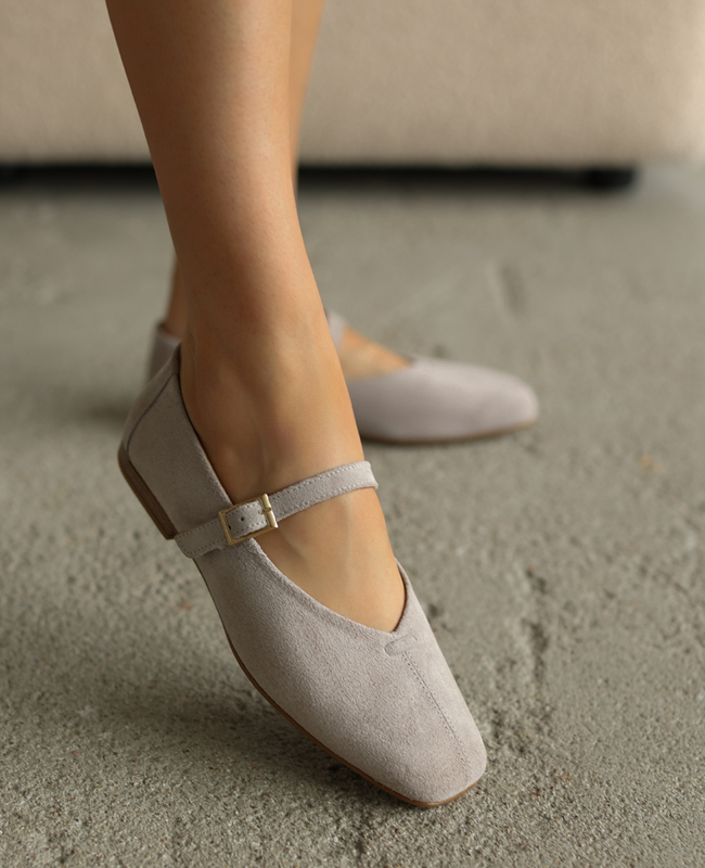 Olivina Women's Gray Leather Low-Top Shoes