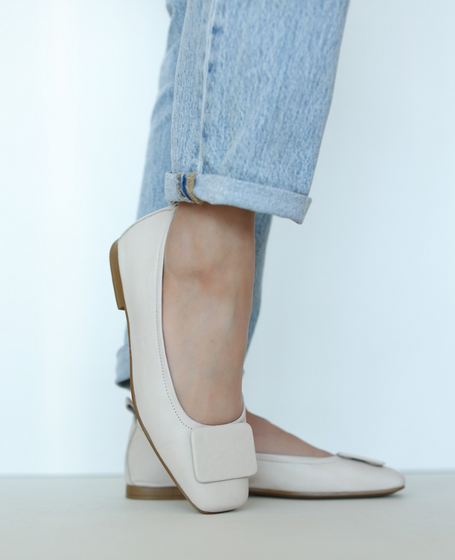 Savella Beige Leather Women's Ballerina Flats