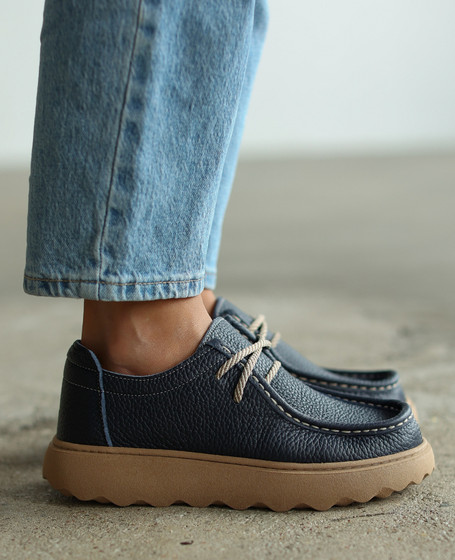 Yelsina Women's Navy Blue Leather Low-Top Shoes