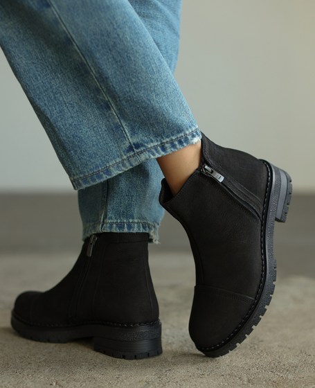 Hilenna Women's Black Leather Ankle Boots
