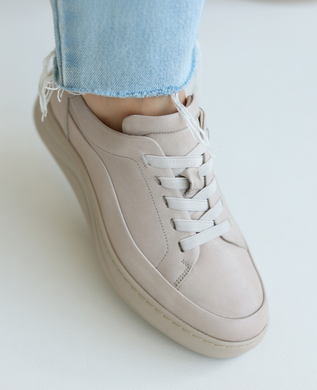 Adrenia Women's Gray Leather Low-Top Shoes