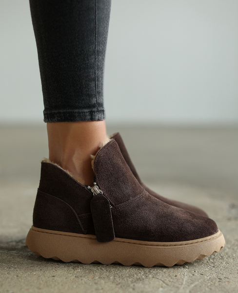 Dominia Women's Leather Chocolate-Brown Snow Boots