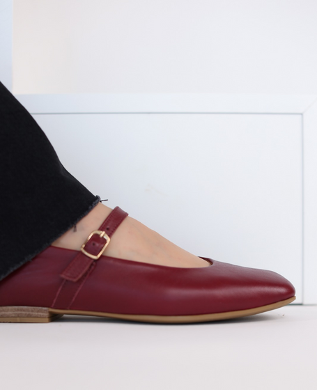 Kresida Women's Burgundy Leather Ballerina Flats