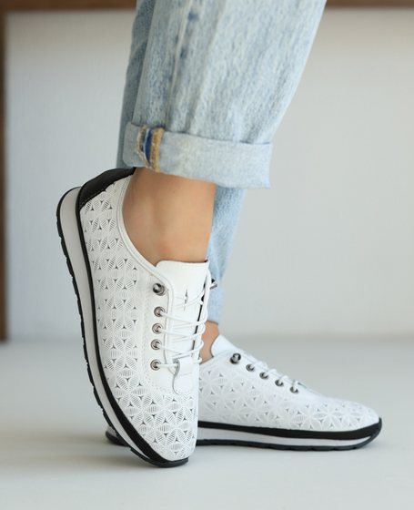 Amferia Women's White Leather Low-Top Shoes