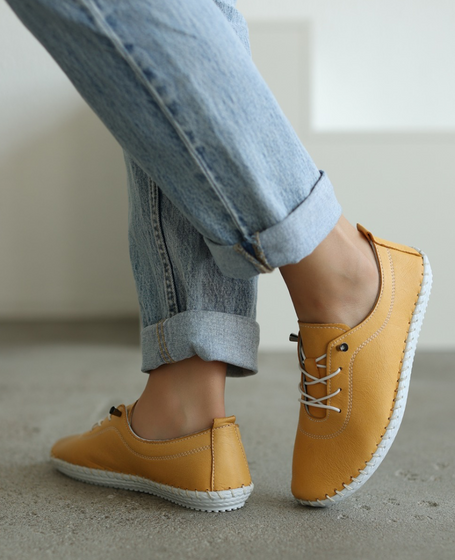 Rivessa Women's Mustard-Colored Leather Low-Top Shoes