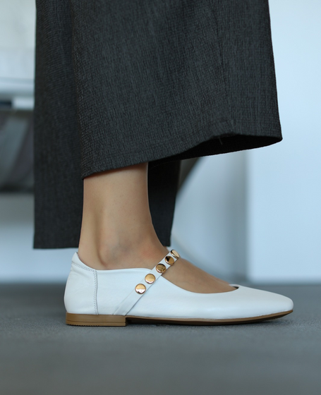 Korvina Women's White Leather Low-Top Shoes