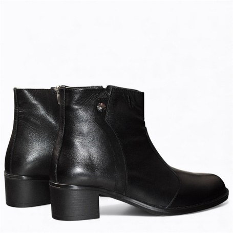 Finirra Women's Black Leather Ankle Boots
