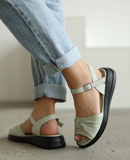 Velanri Women's Mint Leather Sandals