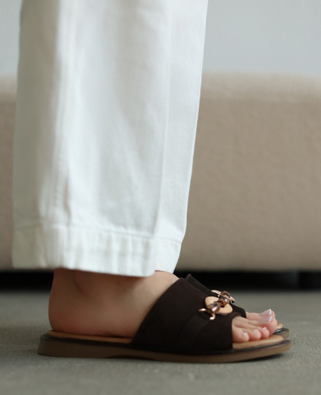 Telirei Women's Leather Chocolate-Colored Flip-Flops