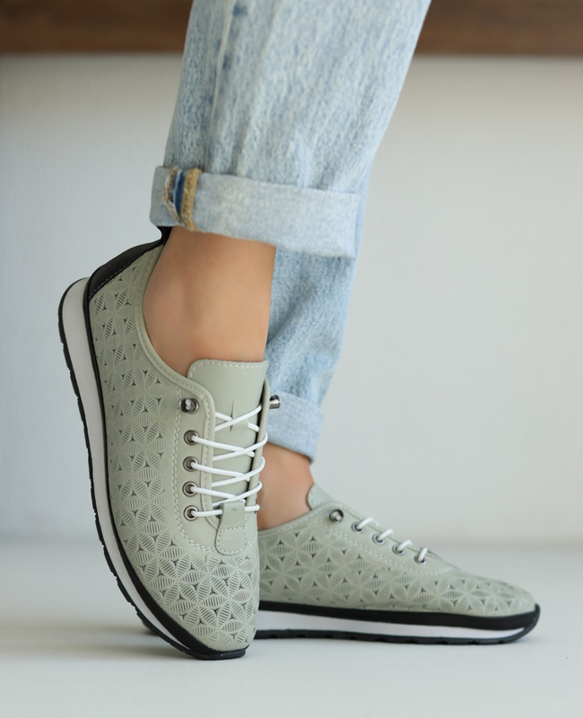 Amferia Women's Mint-Colored Leather Low-Cut Shoes