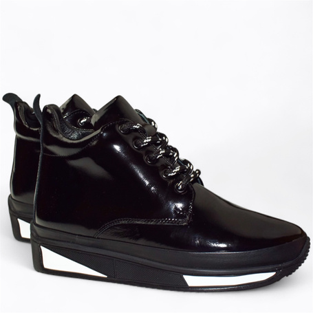 Zinoria Women's Black Leather Ankle Boots