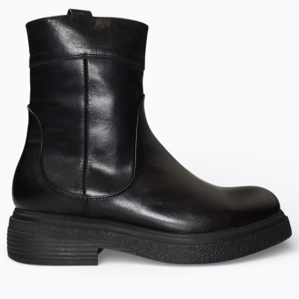 Vilanna Women's Black Leather Boots