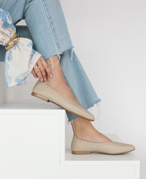 Loxeria Beige Leather Women's Ballerina Flats