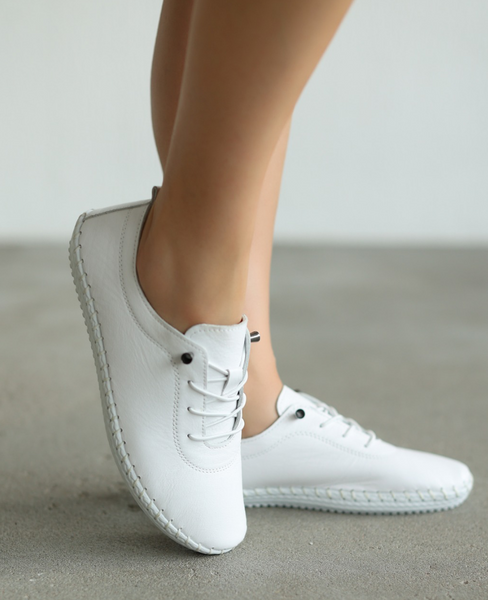 Rivessa Women's White Leather Low-Top Shoes
