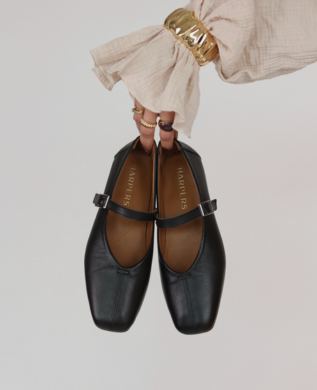 Olivina Women's Black Leather Low-Cut Shoes