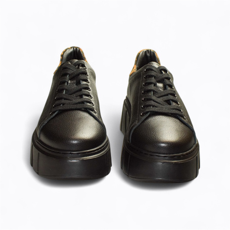Lexeria Women's Black Leather Sneakers