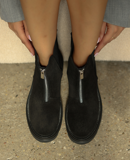 Rovinna Women's Black Leather Ankle Boots