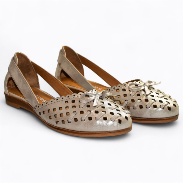 HIVERIA WOMEN'S POWDER-COLORED SANDALS