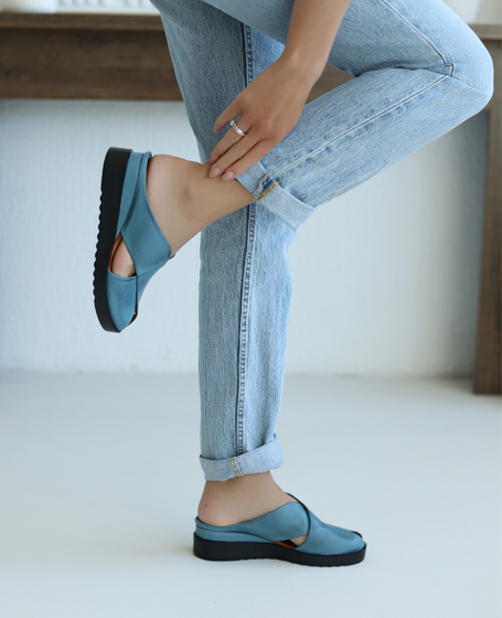 Kalviti Women's Leather Denim Flip-Flops