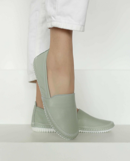 Gavella Women's Mint-Colored Leather Low-Cut Shoes