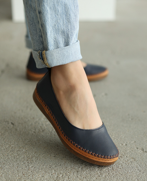 Kalipha Navy Blue Leather Women's Ballet Flats