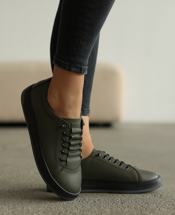 Skórzane oliwkowe sneakersy damskie Arestia