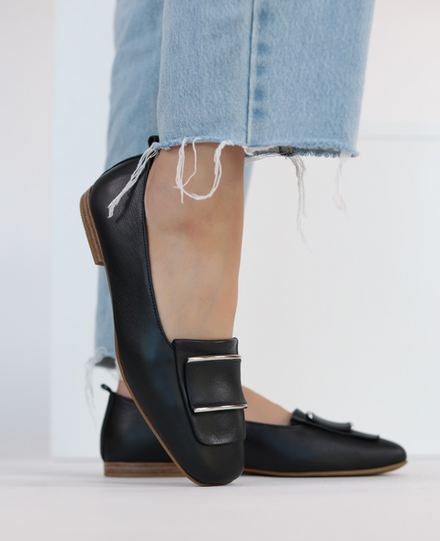 Palitia Women's Black Leather Ballerina Flats