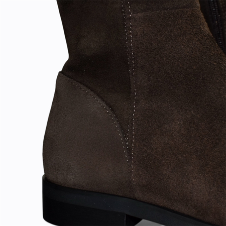 Skórzane czekoladowe kozaki damskie Arnetta