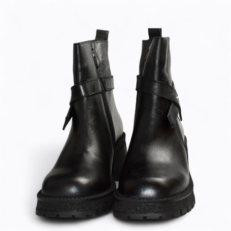 Euriana Women's Black Leather Ankle Boots