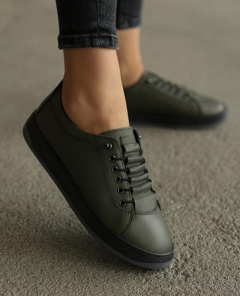 Arestia Women's Olive Leather Sneakers